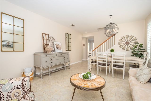 28802 Silversmith, Valencia, CA 91354