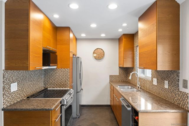 981 N Vulcan Ave 7, Encinitas, CA 92024