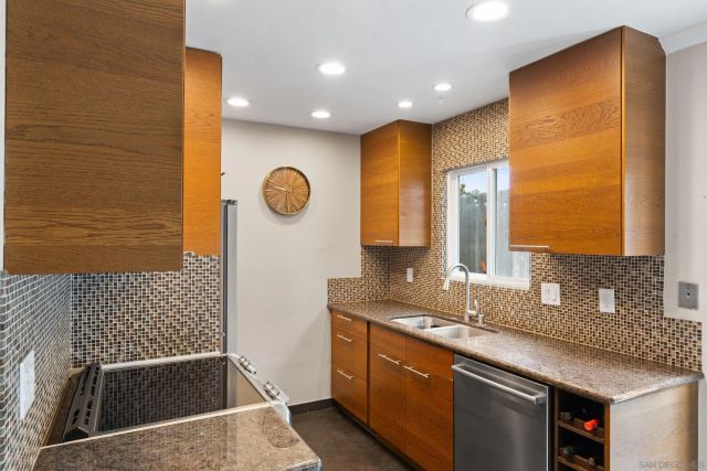 981 N Vulcan Ave 7, Encinitas, CA 92024