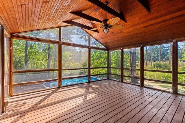 10 Jason Cir, North Attleboro, MA 02760