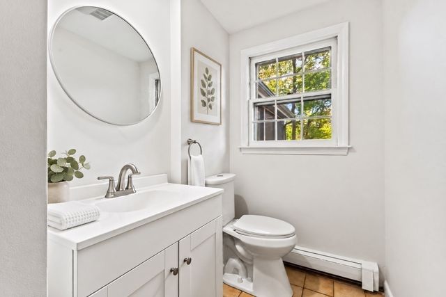 10 Jason Cir, North Attleboro, MA 02760