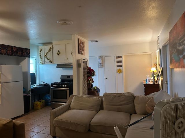 901 Mariposa, Kingsburg, CA 93631