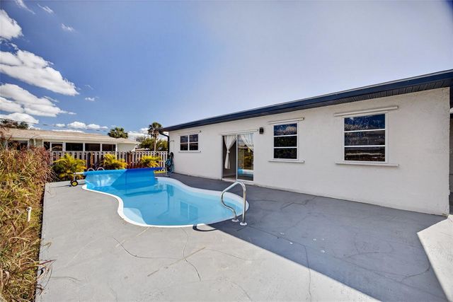 184 GARDEN AVENUE NW, Port Charlotte, FL 33952