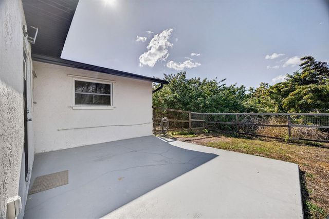 184 GARDEN AVENUE NW, Port Charlotte, FL 33952