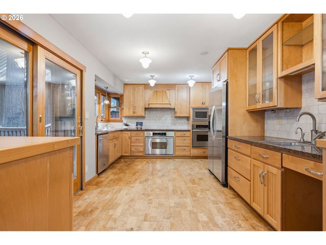 8122 Sw 54TH Ave, Portland, OR 97219