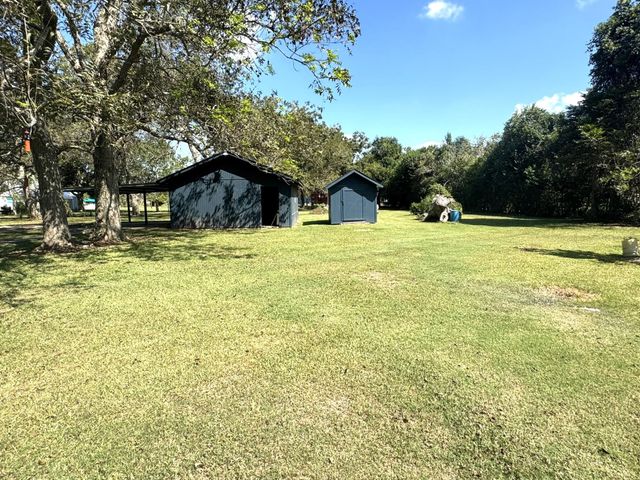 1207 Half Moon Drive, Wharton, TX 77488