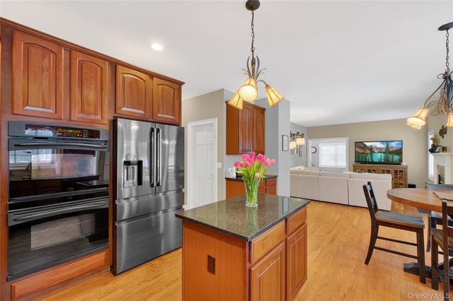 31 Dew Drop Lane, Hopewell Junction, NY 12533