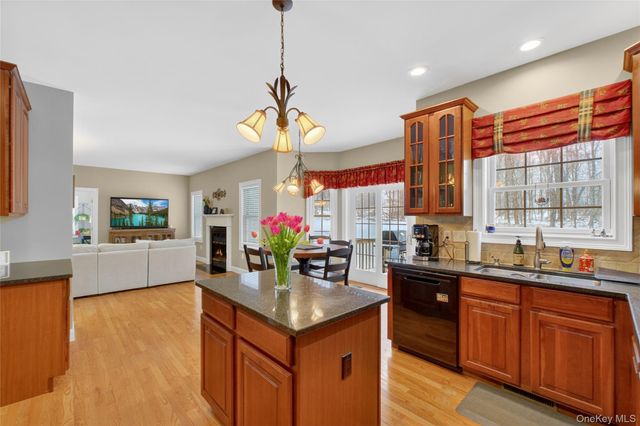 31 Dew Drop Lane, Hopewell Junction, NY 12533