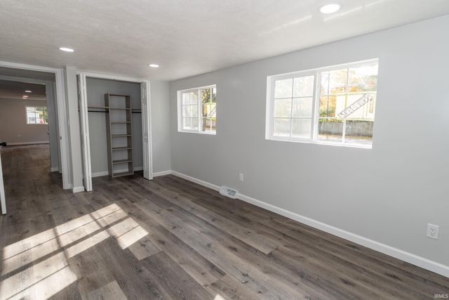 24933 County Road 106, Elkhart, IN 46514