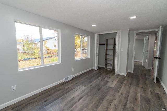 24933 County Road 106, Elkhart, IN 46514