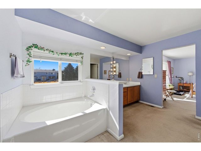 539 Abbey Dr, Longmont, CO 80504