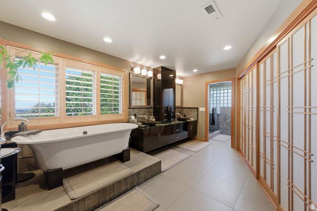11802 S HIDDEN BROOK BLVD, Sandy, UT 84092