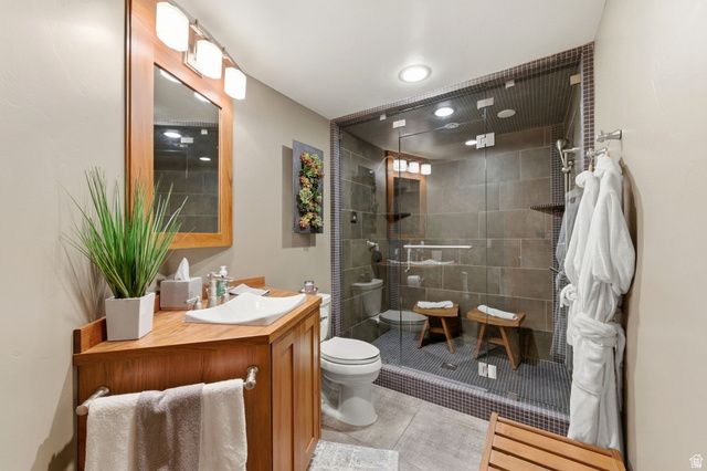11802 S HIDDEN BROOK BLVD, Sandy, UT 84092