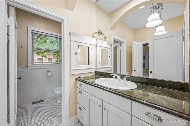 6840 S Constance Avenue, Chicago, IL 60649