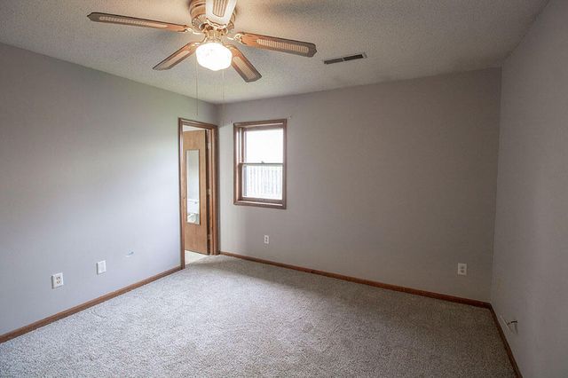 2011 BRIDGEWATER DR, Columbia, MO 65202