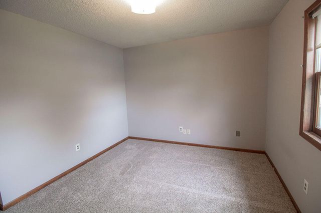 2011 BRIDGEWATER DR, Columbia, MO 65202