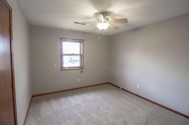 2011 BRIDGEWATER DR, Columbia, MO 65202