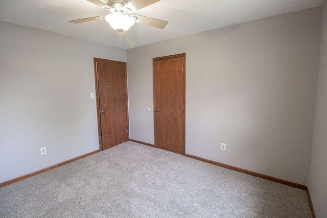 2011 BRIDGEWATER DR, Columbia, MO 65202