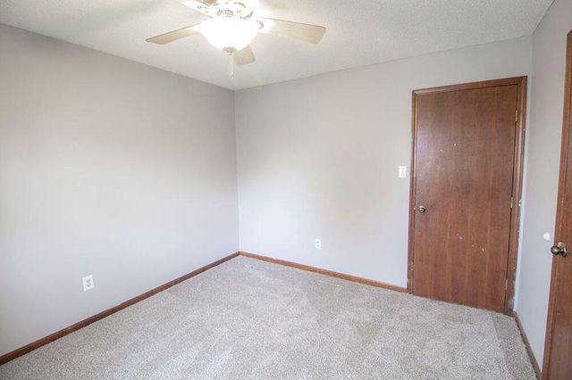 2011 BRIDGEWATER DR, Columbia, MO 65202