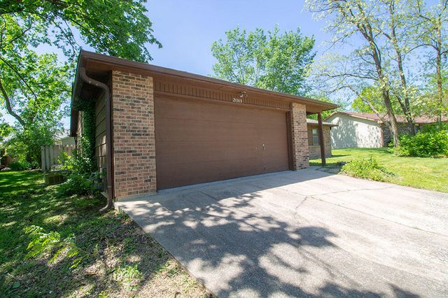 2011 BRIDGEWATER DR, Columbia, MO 65202