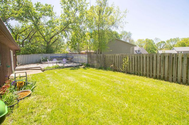 2011 BRIDGEWATER DR, Columbia, MO 65202