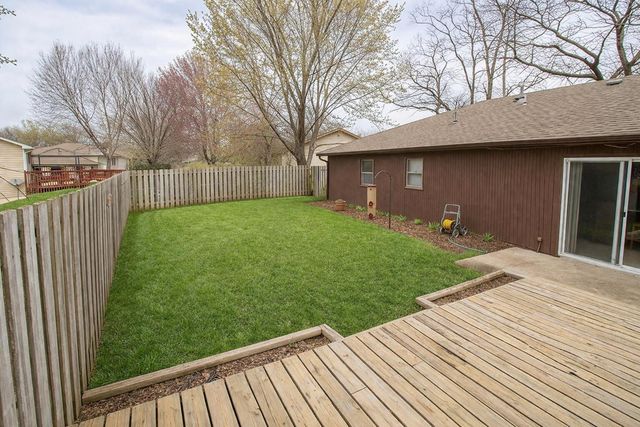 2011 BRIDGEWATER DR, Columbia, MO 65202
