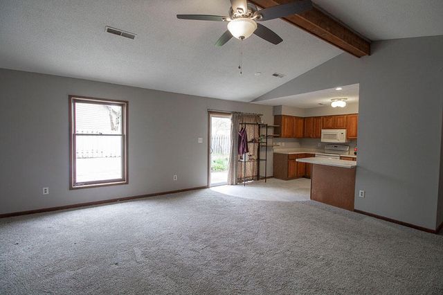 2011 BRIDGEWATER DR, Columbia, MO 65202