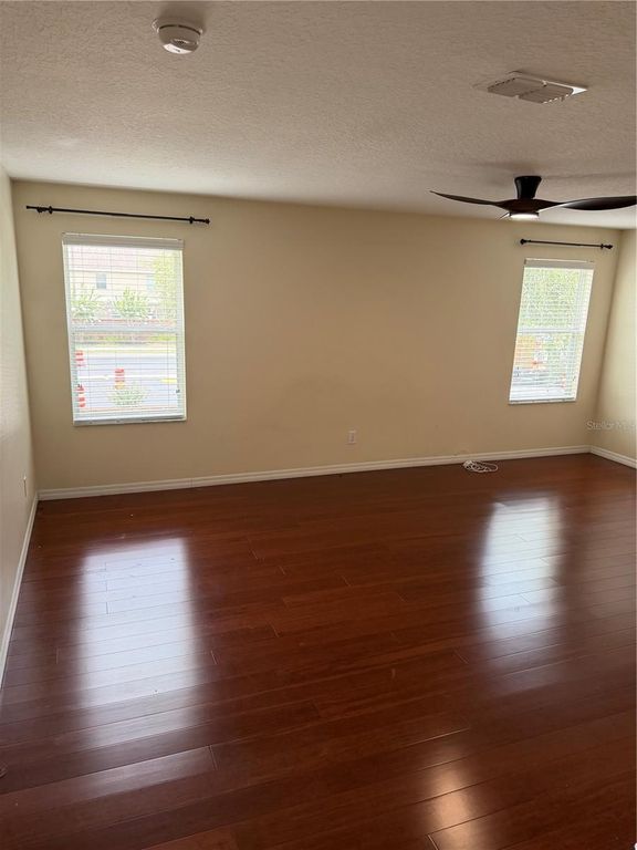 Image 10 of property listing at 2914 RODRICK CIRCLE, Orlando, FL 32824