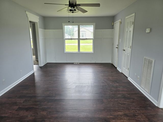 1977 Timberline Cir, Oak Grove, KY 42262