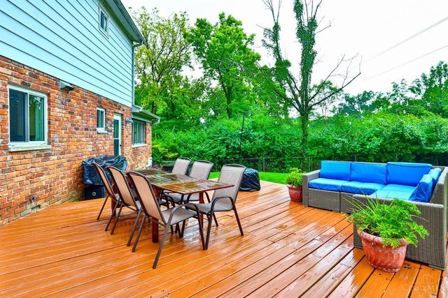 377 Compton Road, Wyoming, OH 45215