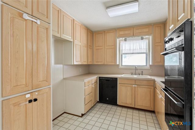 17941 Old 81, Troy, TX 76579