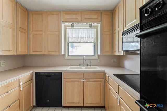 17941 Old 81, Troy, TX 76579