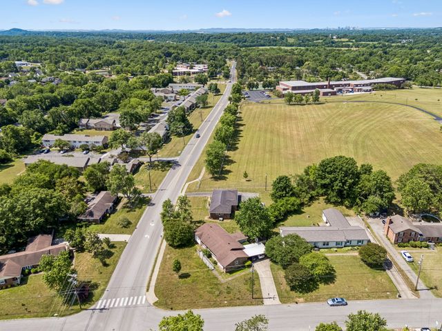 1246 Apache Ln, Madison, TN 37115