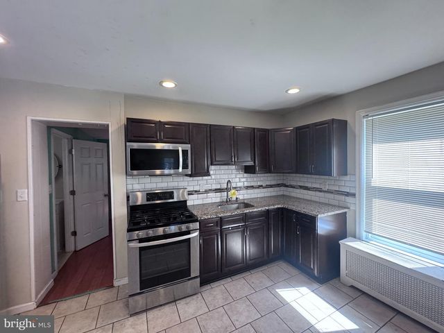 213 MELROSE AVE, Lansdowne, PA 19050
