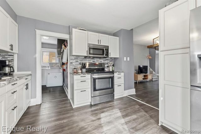 749 16th Street, Port Huron, MI 48060