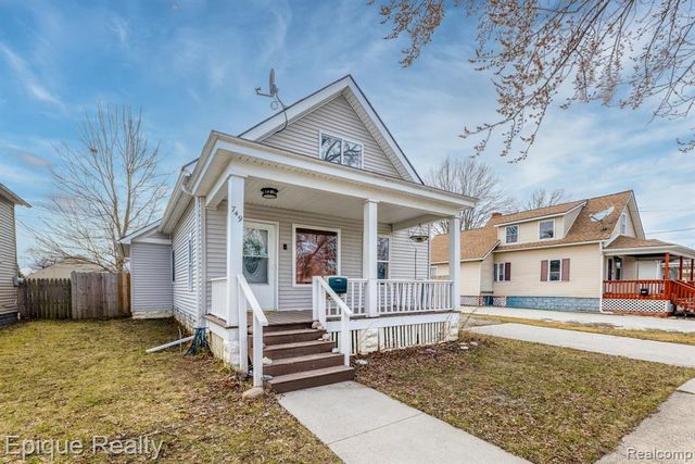 749 16th Street, Port Huron, MI 48060