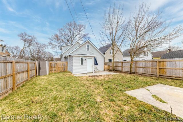 749 16th Street, Port Huron, MI 48060