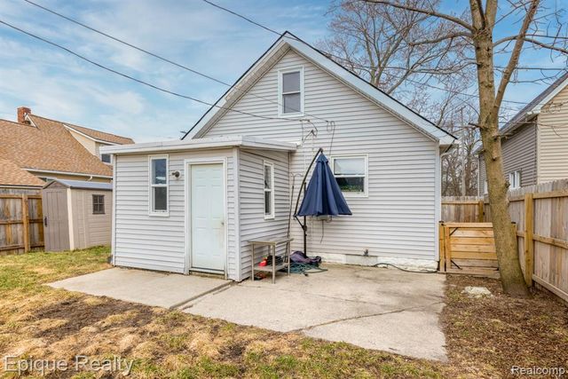 749 16th Street, Port Huron, MI 48060