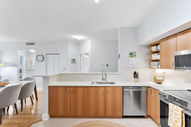 255 NE 3rd Avenue Unit 2307, Delray Beach, FL 33444