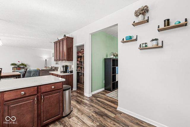 7821 Wedgetail Drive, Zionsville, IN 46077