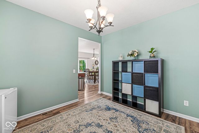 7821 Wedgetail Drive, Zionsville, IN 46077