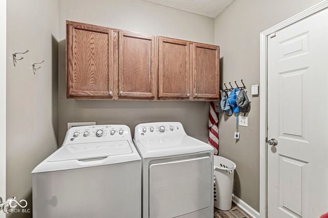 7821 Wedgetail Drive, Zionsville, IN 46077