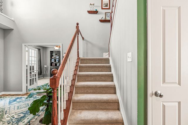 7821 Wedgetail Drive, Zionsville, IN 46077