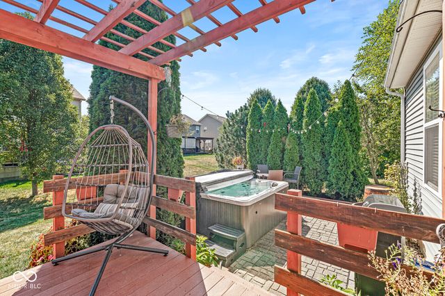 7821 Wedgetail Drive, Zionsville, IN 46077