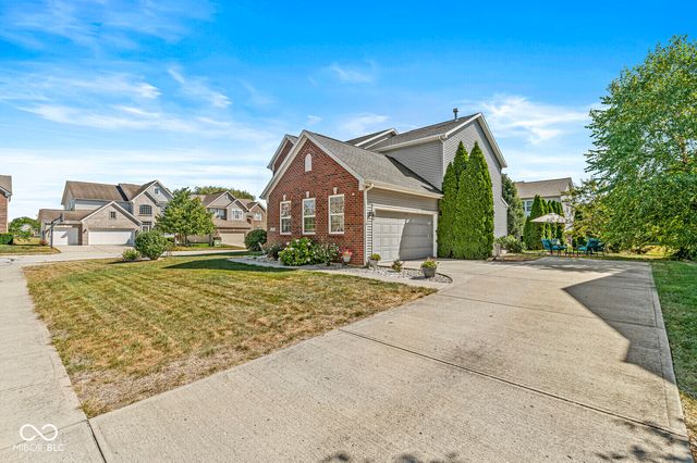 7821 Wedgetail Drive, Zionsville, IN 46077