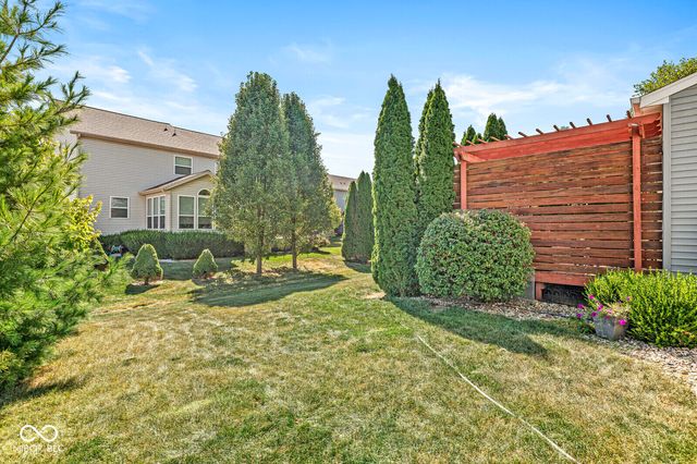 7821 Wedgetail Drive, Zionsville, IN 46077