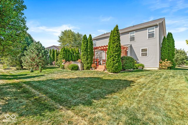7821 Wedgetail Drive, Zionsville, IN 46077