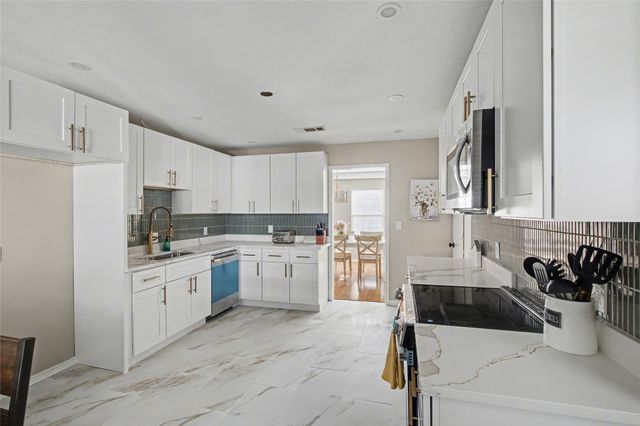 30 Crestwood Drive, Trophy Club, TX 76262