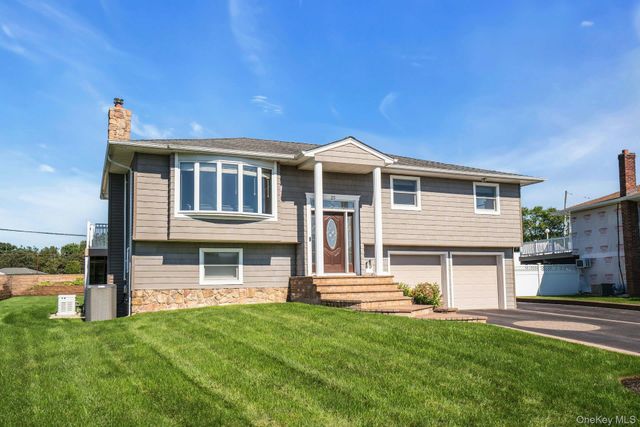 25 Heather Crescent, Commack, NY 11725