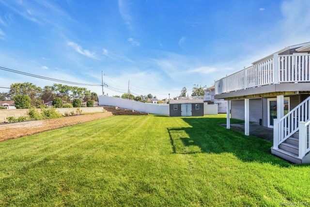 25 Heather Crescent, Commack, NY 11725